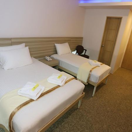1010 Hotel Muntinlupa City ภายนอก รูปภาพ
