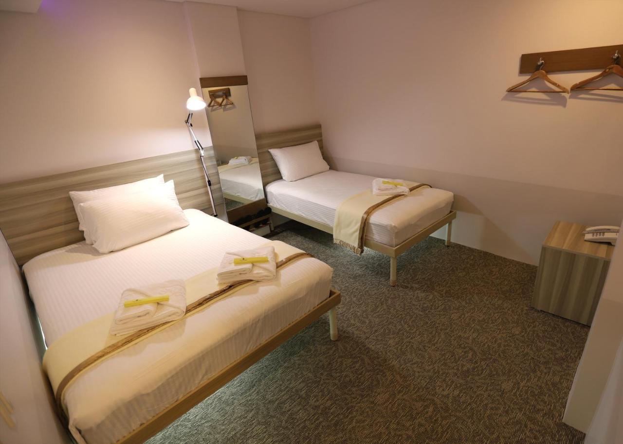 1010 Hotel Muntinlupa City ภายนอก รูปภาพ
