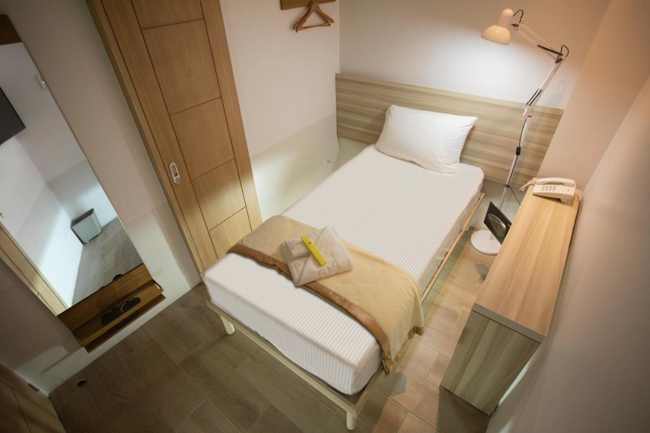 1010 Hotel Muntinlupa City ภายนอก รูปภาพ